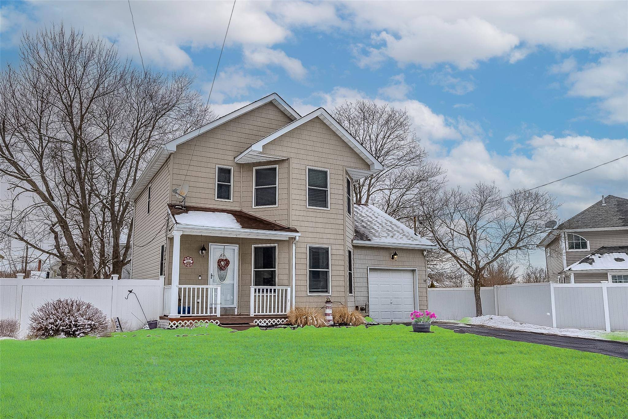 Mastic Beach, NY 11951,195 Forest RD