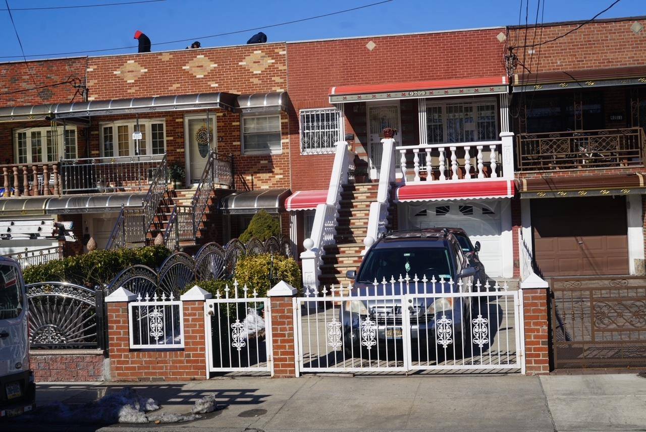 Brooklyn, NY 11236,9209 Seaview AVE