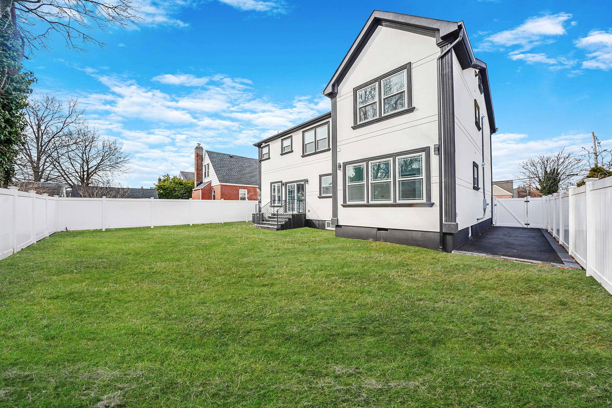 Valley Stream, NY 11580,58 Georgia ST