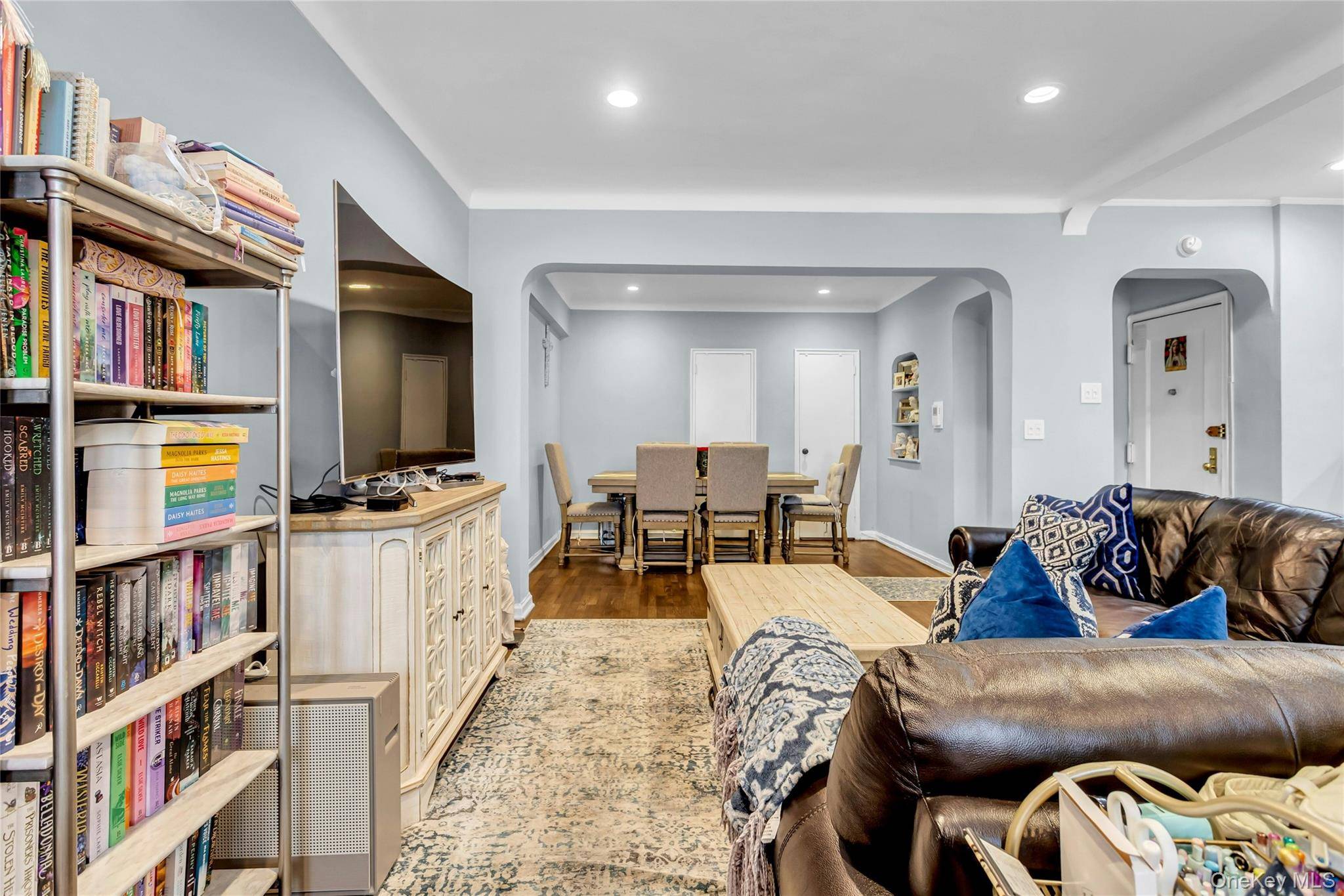 Rego Park, NY 11374,63-61 99th ST #A6