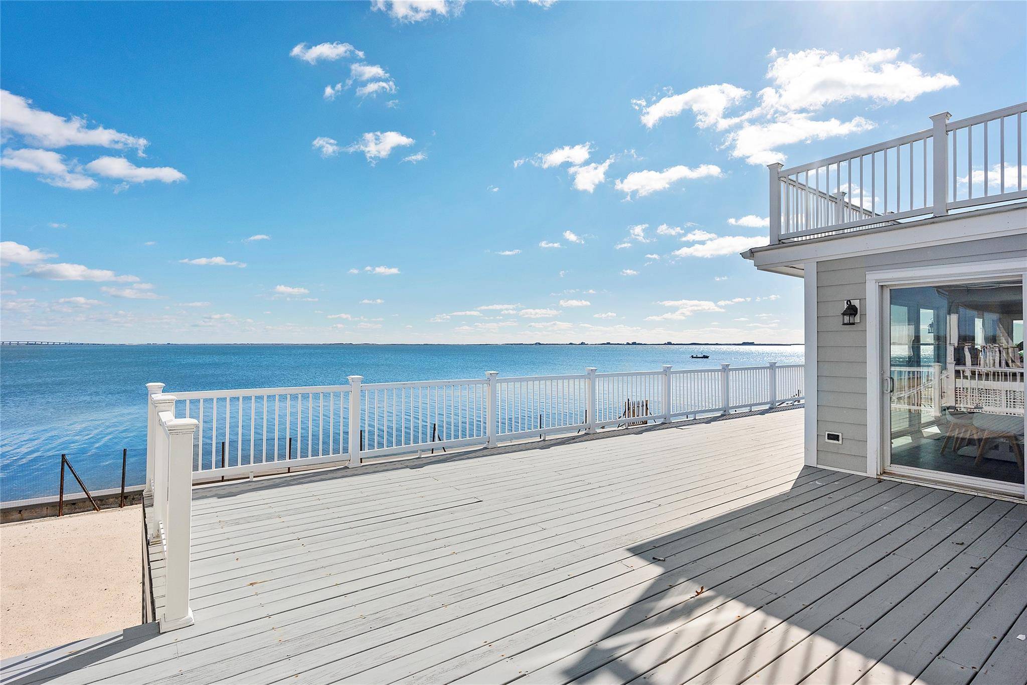 East Quogue, NY 11942,23 Shinnecock RD