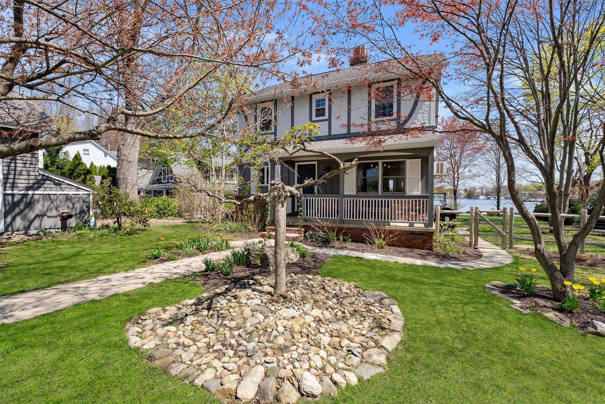 Mahopac, NY 10541,14 Sycamore RD
