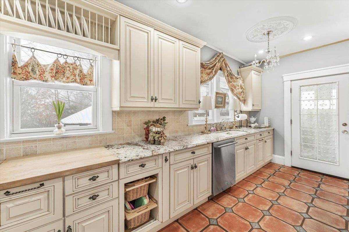 Yonkers, NY 10703,375 Park AVE