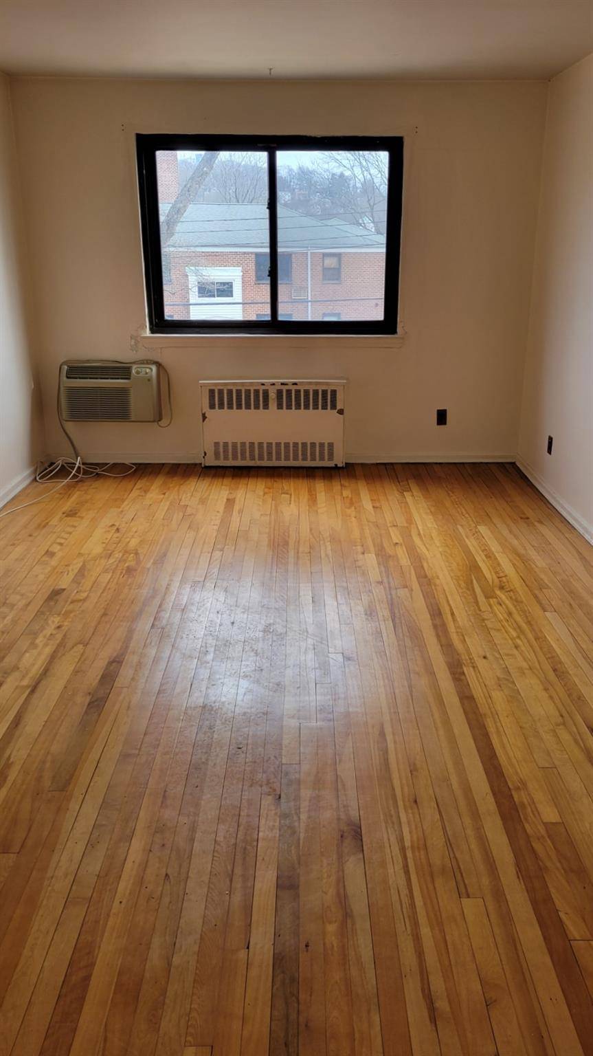 White Plains, NY 10603,19 Lawrence DR #C