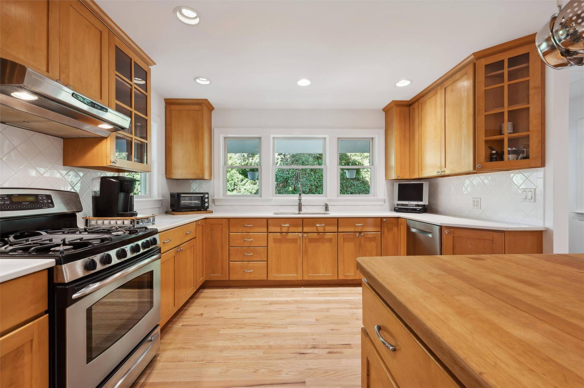 East Moriches, NY 11940,88 Evergreen AVE