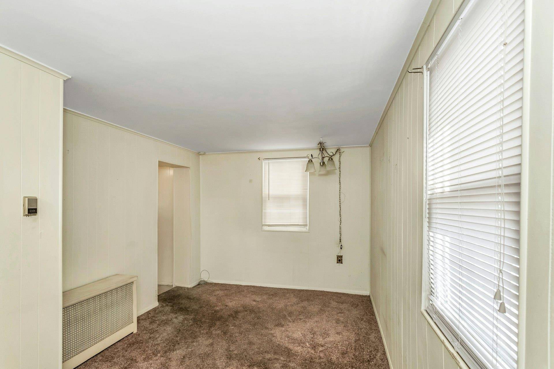 Elmont, NY 11003,257 Oakley AVE