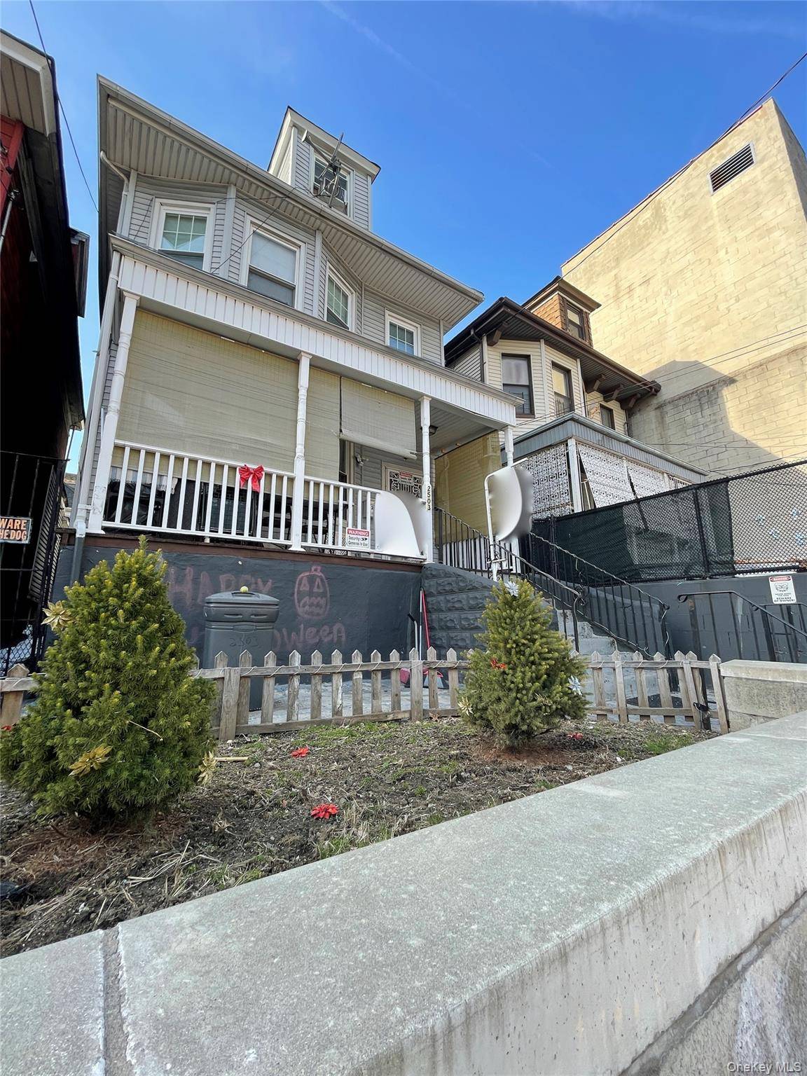 Bronx, NY 10458,2503 Marion AVE