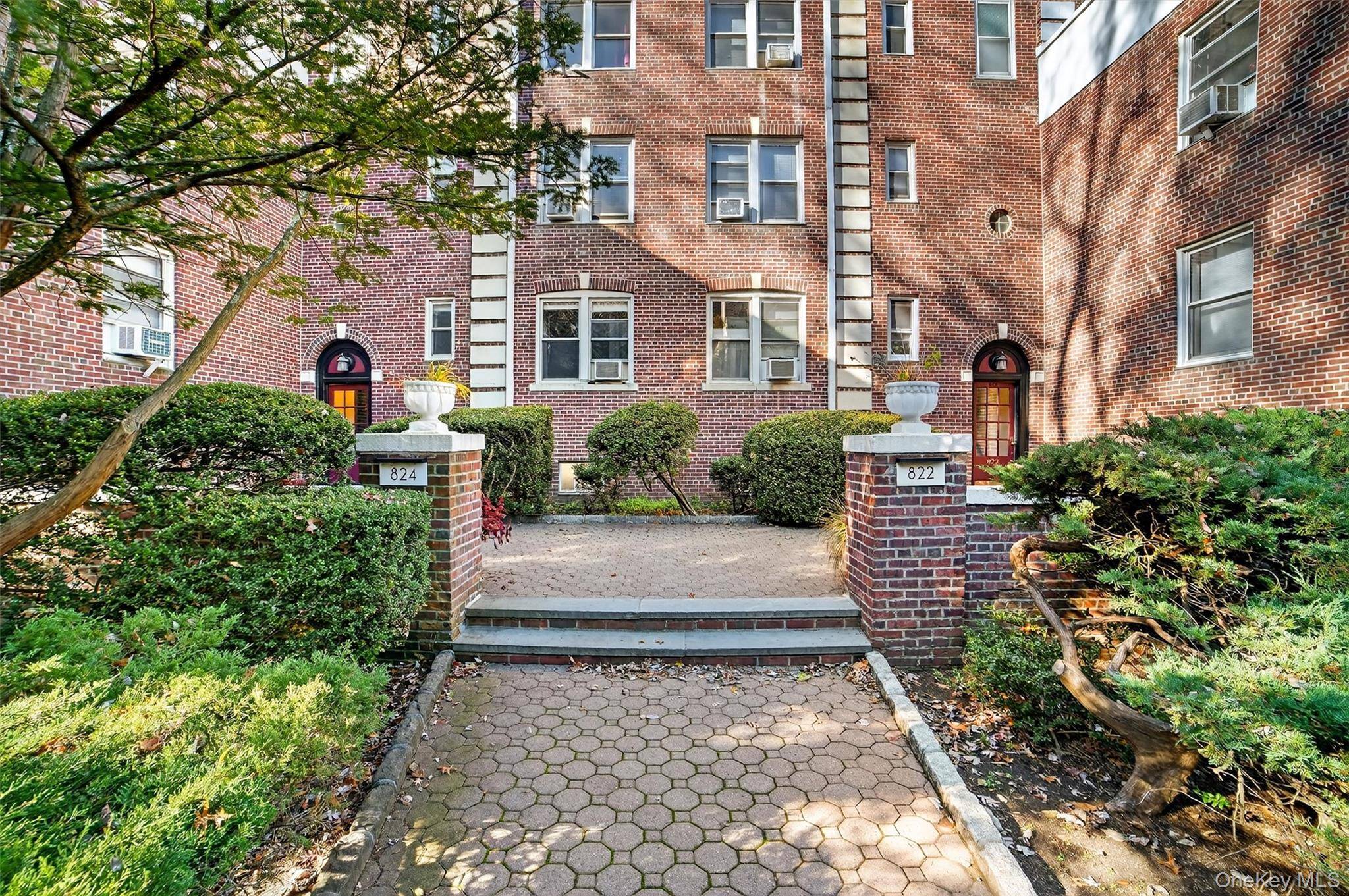 Bronxville, NY 10708,824 Palmer #2D