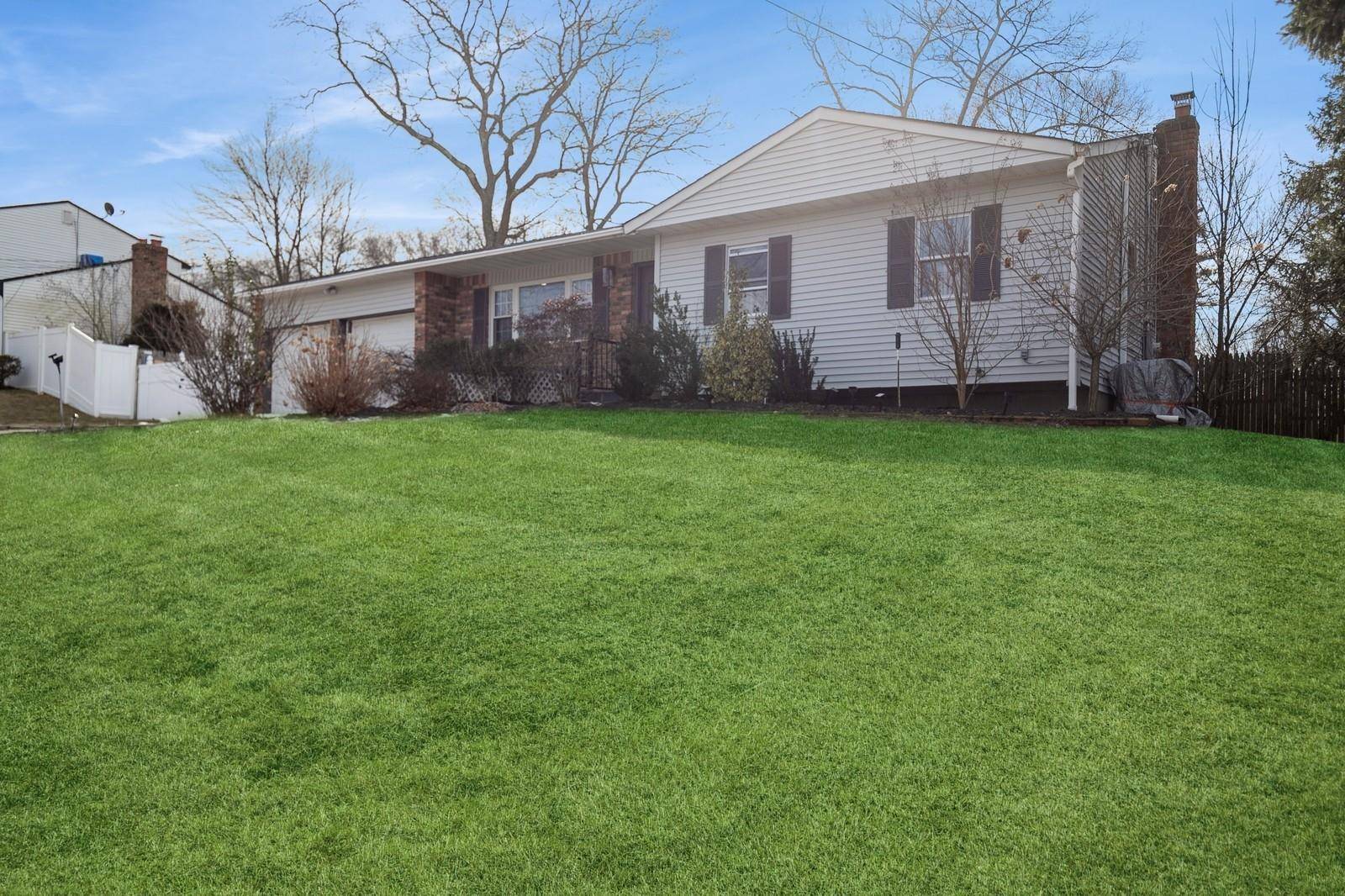 Farmingville, NY 11738,14 Eva LN