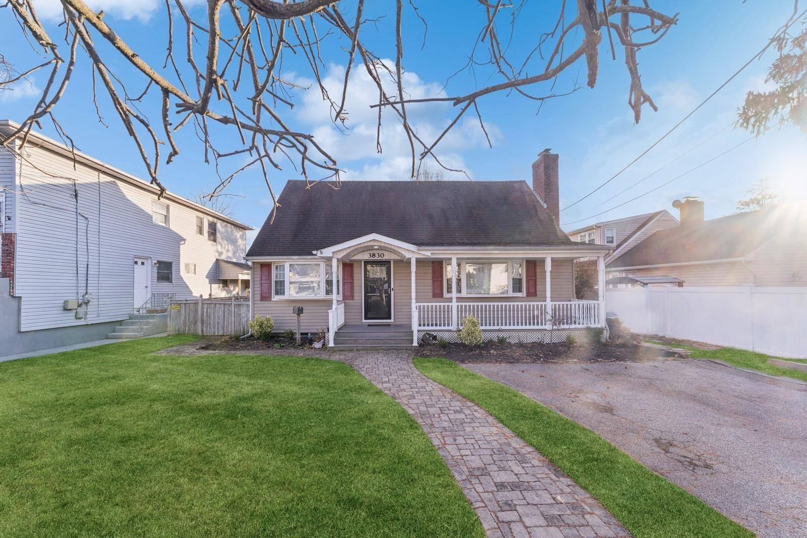 Seaford, NY 11783,3830 Hickory ST
