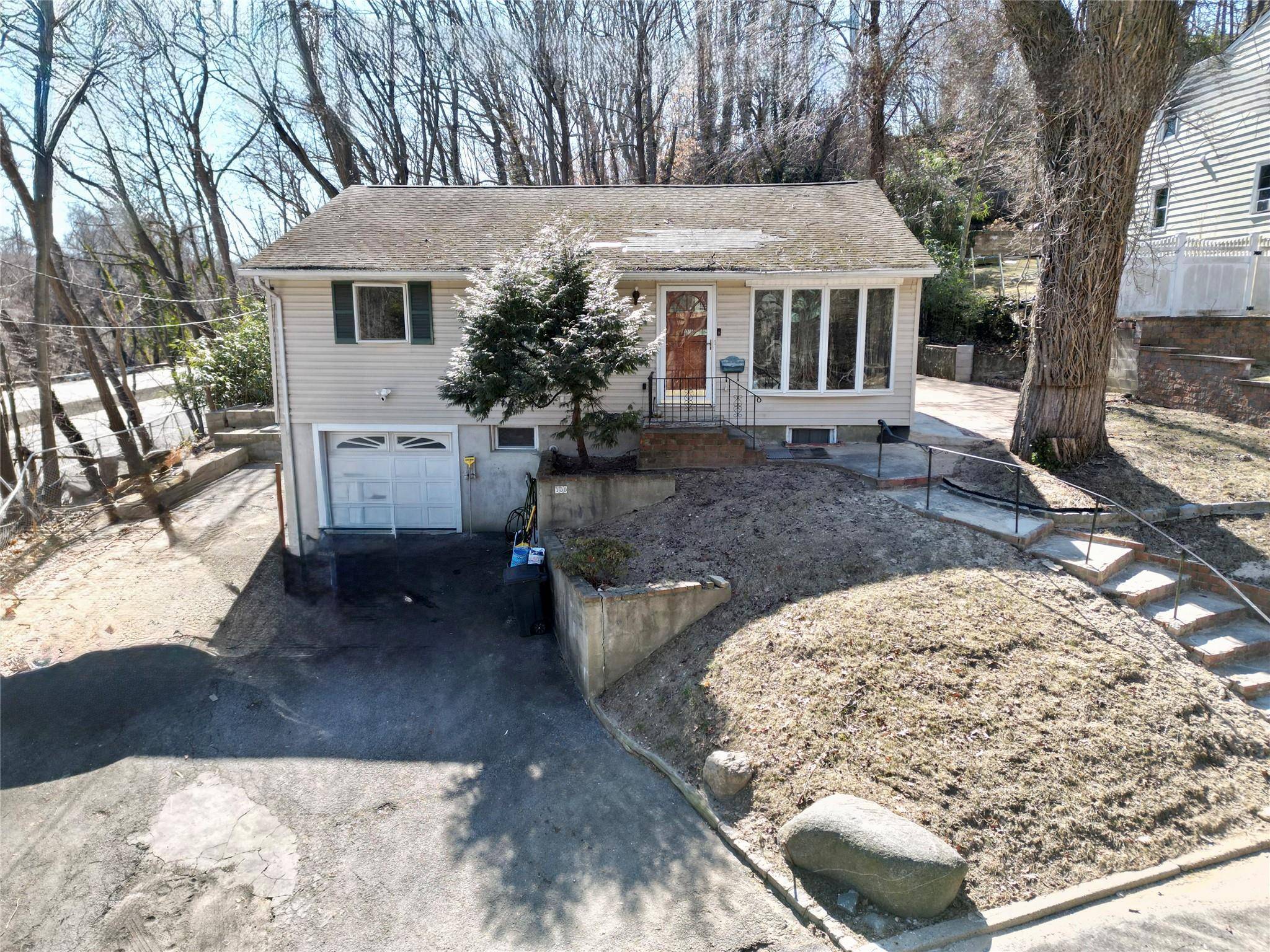 Glen Cove, NY 11542,100 Hendrick AVE