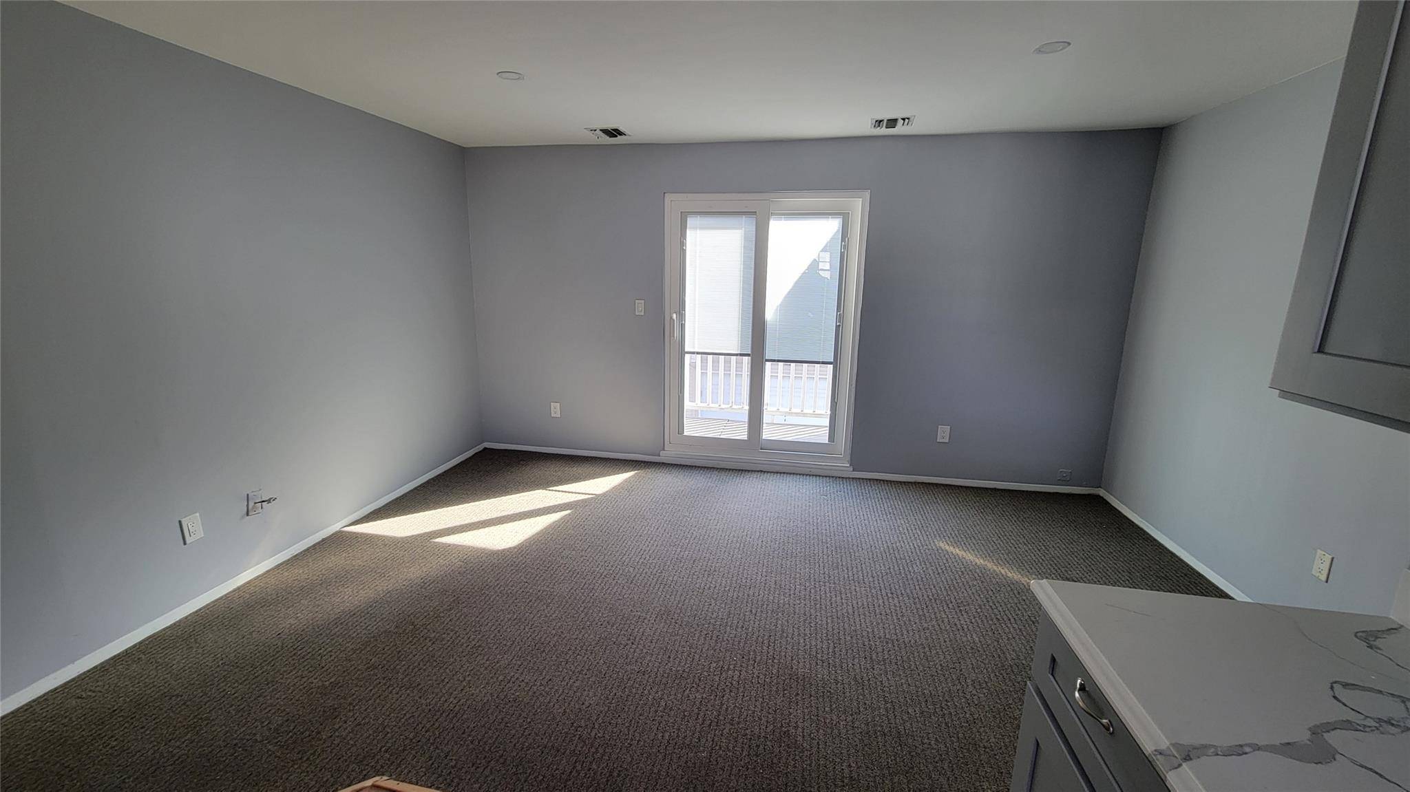 Freeport, NY 11520,116 Westend AVE #6