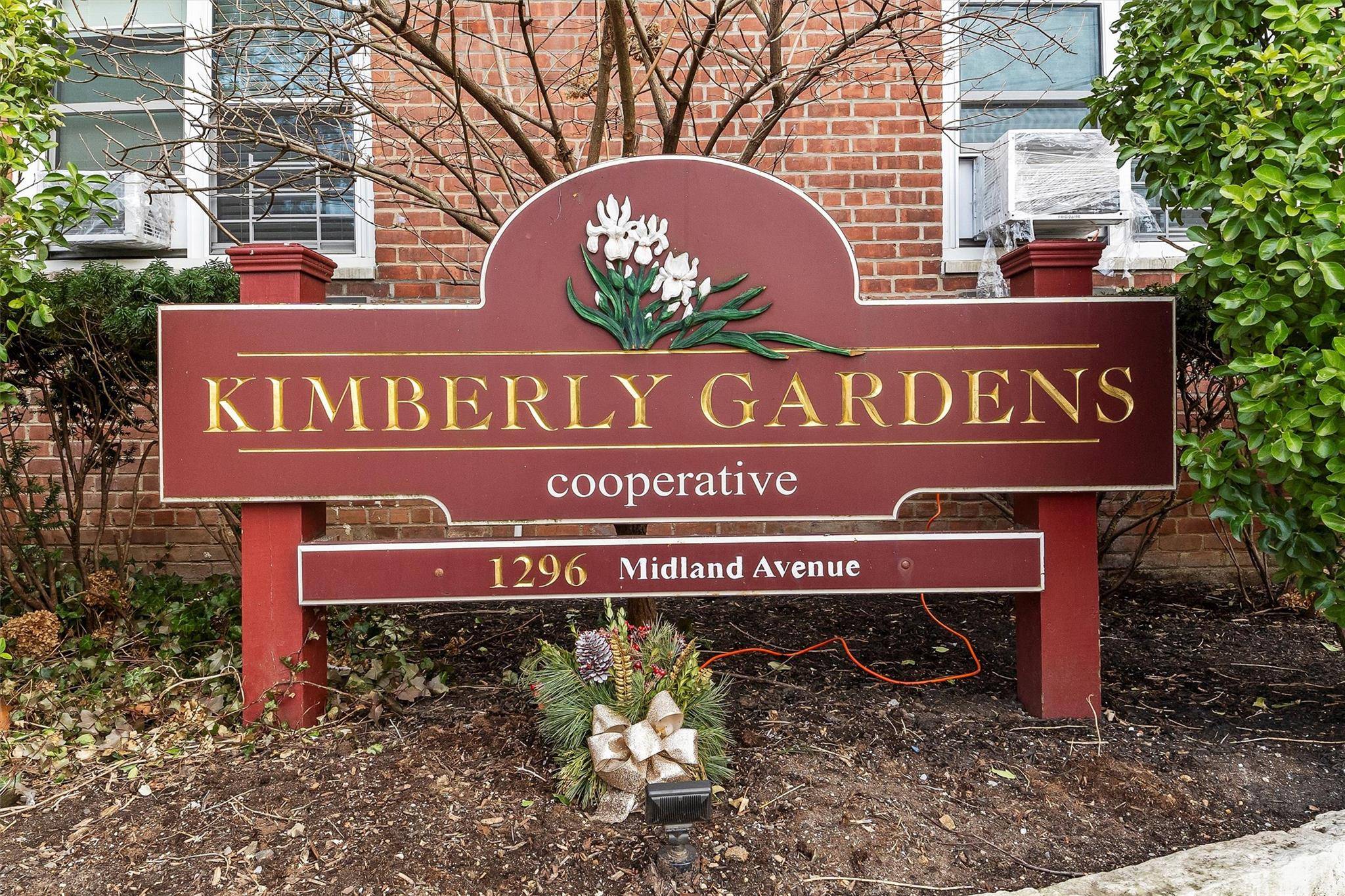 Yonkers, NY 10704,1296 Midland AVE #L2