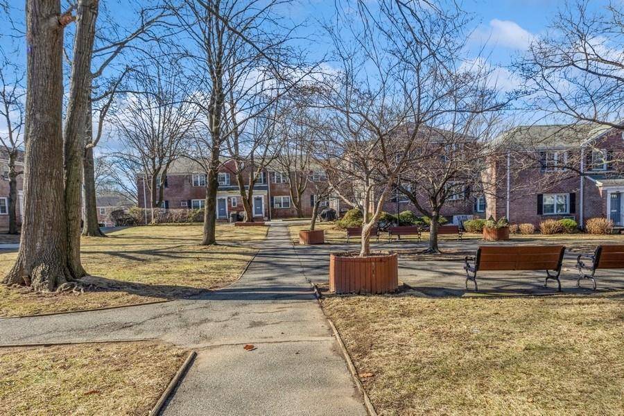 Oakland Gardens, NY 11364,224-46 Horace Harding EXPY #630