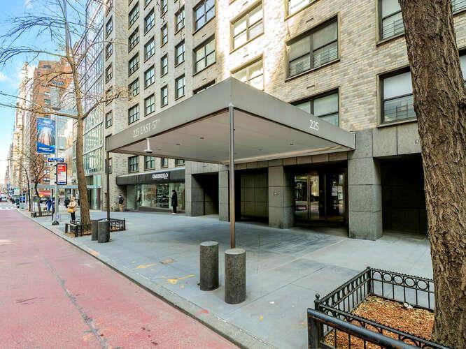 New York (manhattan), NY 10022,225 E 57th ST #1L