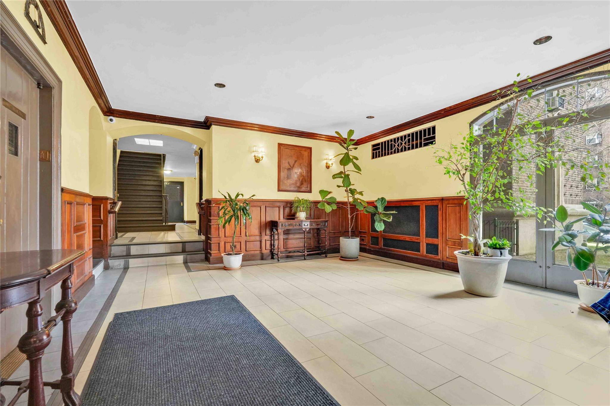 Forest Hills, NY 11375,73-37 Austin ST #2E