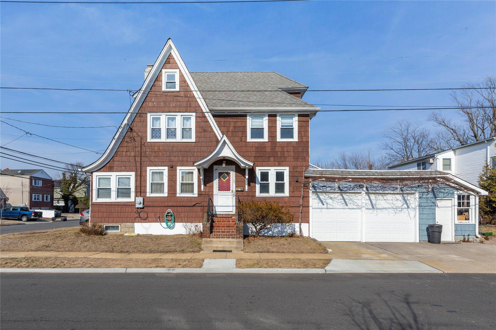 East Rockaway, NY 11518,22 Adams ST