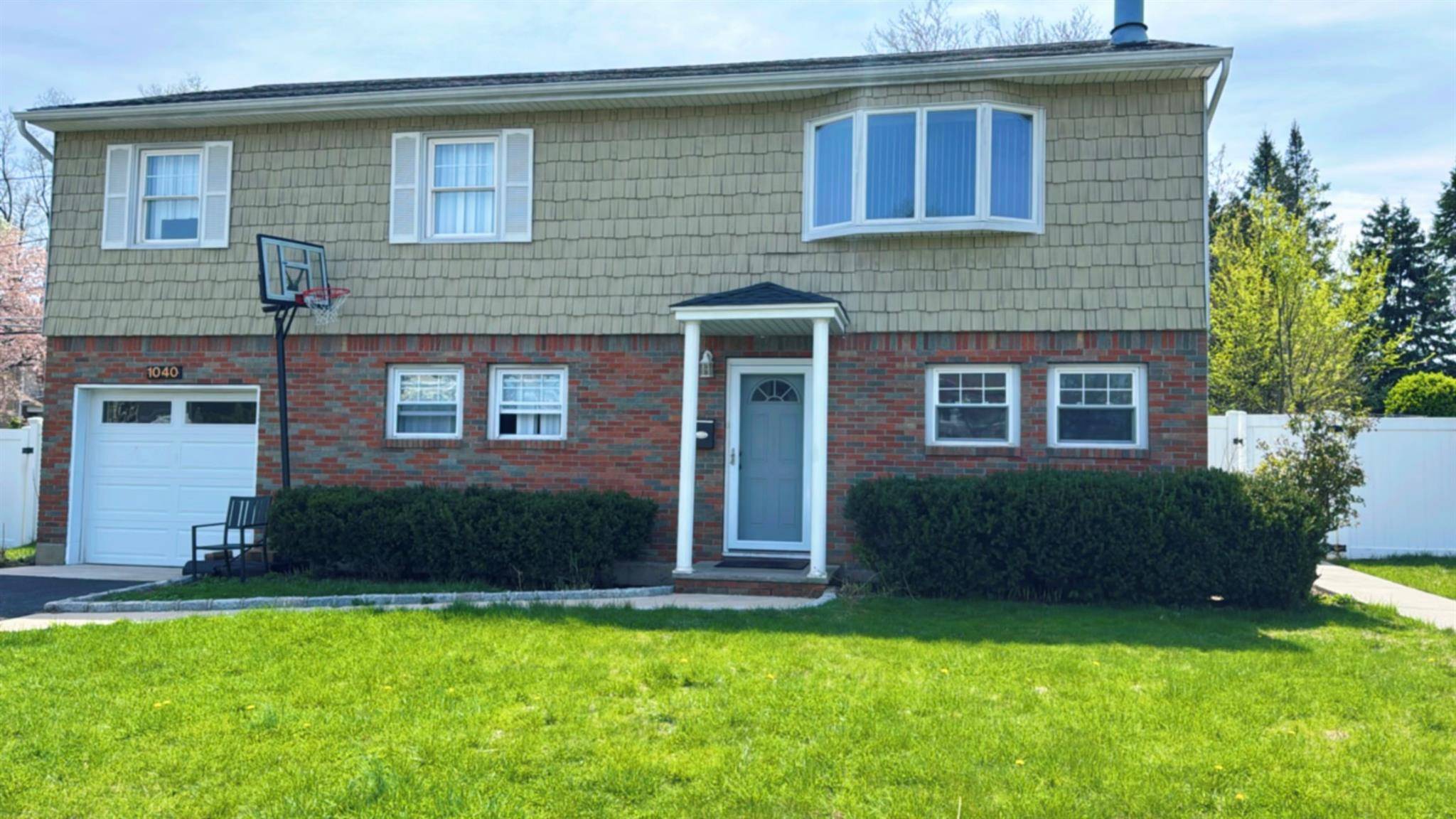 Baldwin, NY 11510,1040 Donna CT
