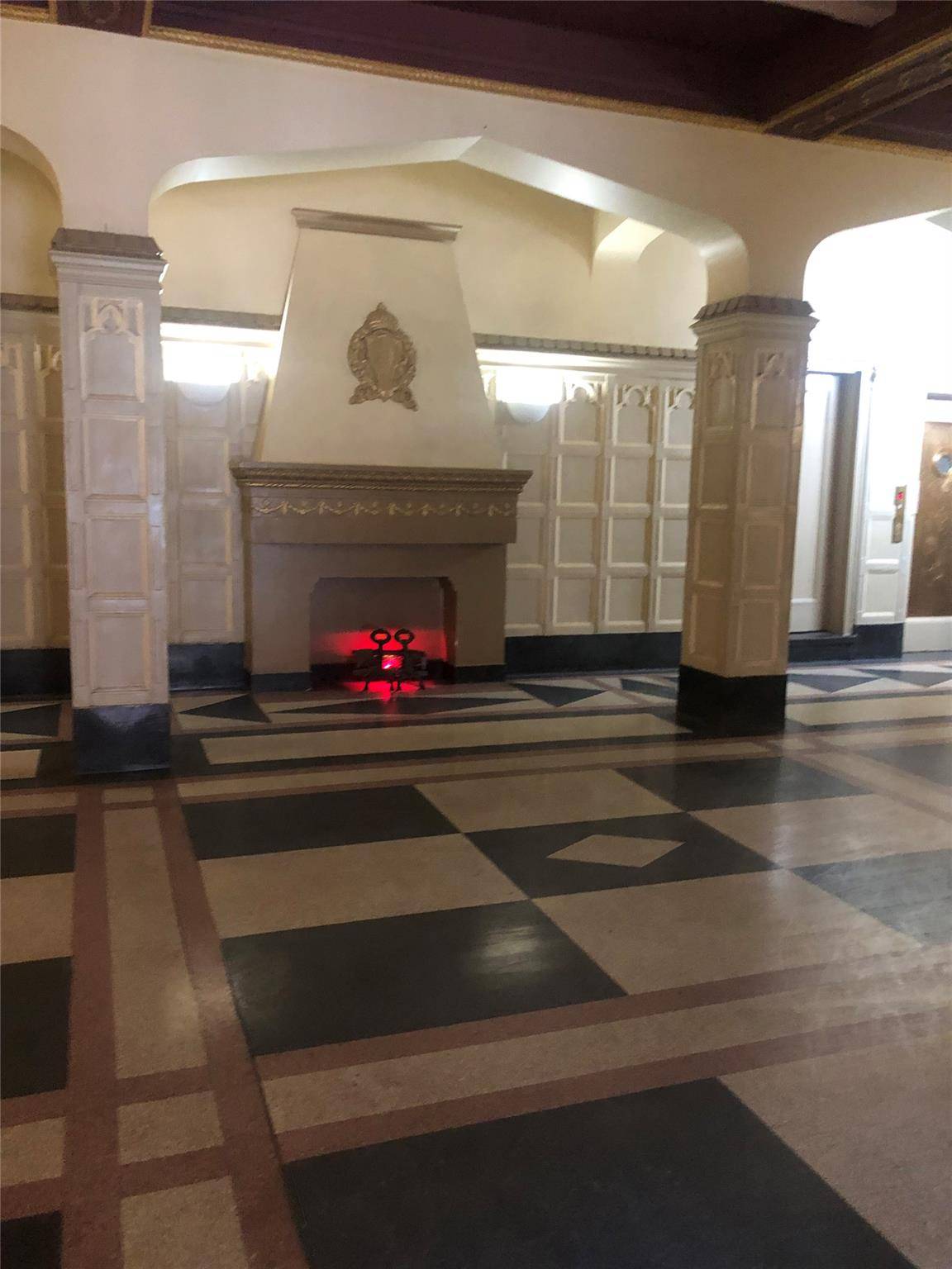 Jackson Heights, NY 11372,35-05 72 ST #2C