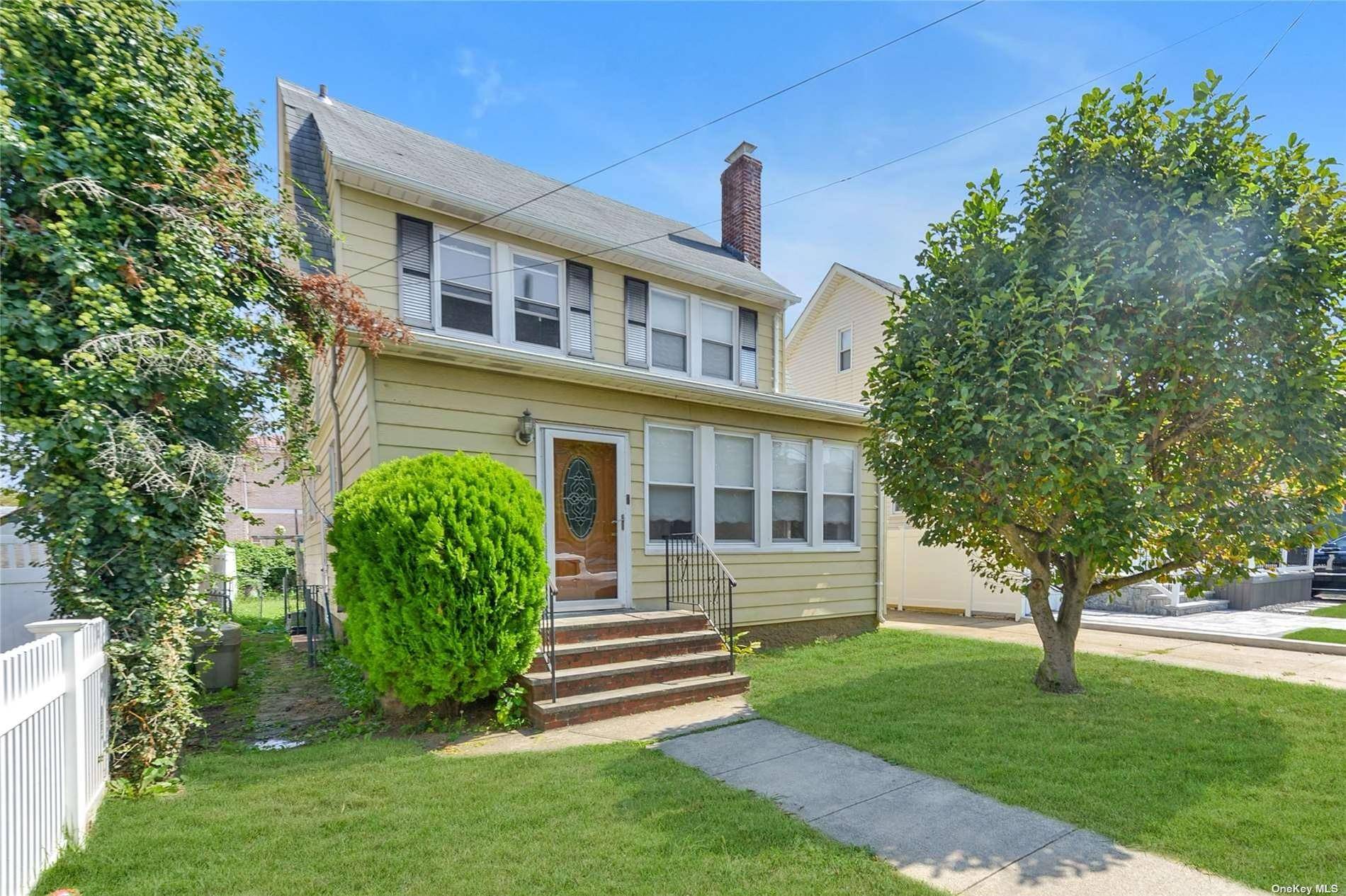 Bayside, NY 11361,38-19 219th ST
