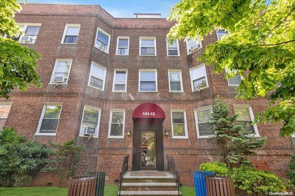 Kew Garden Hills, NY 11367,141-12 79th Ave #1I