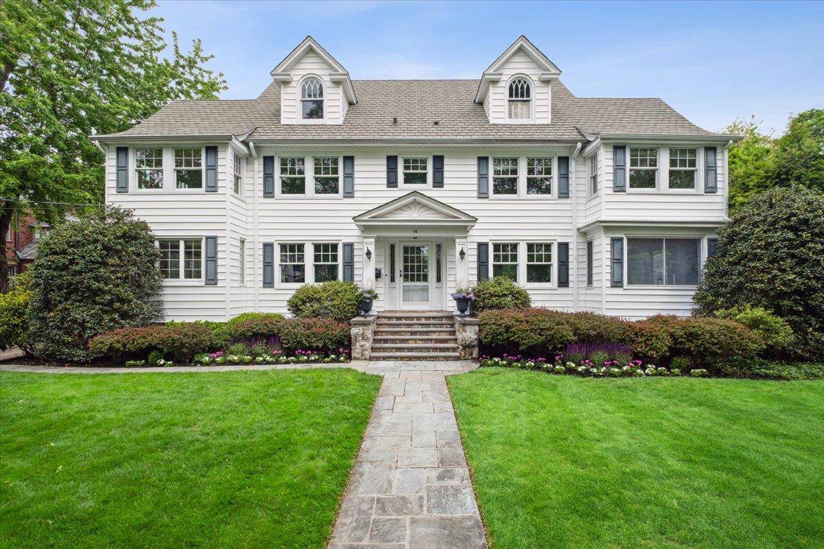 New Rochelle, NY 10804,16 Broadfield RD