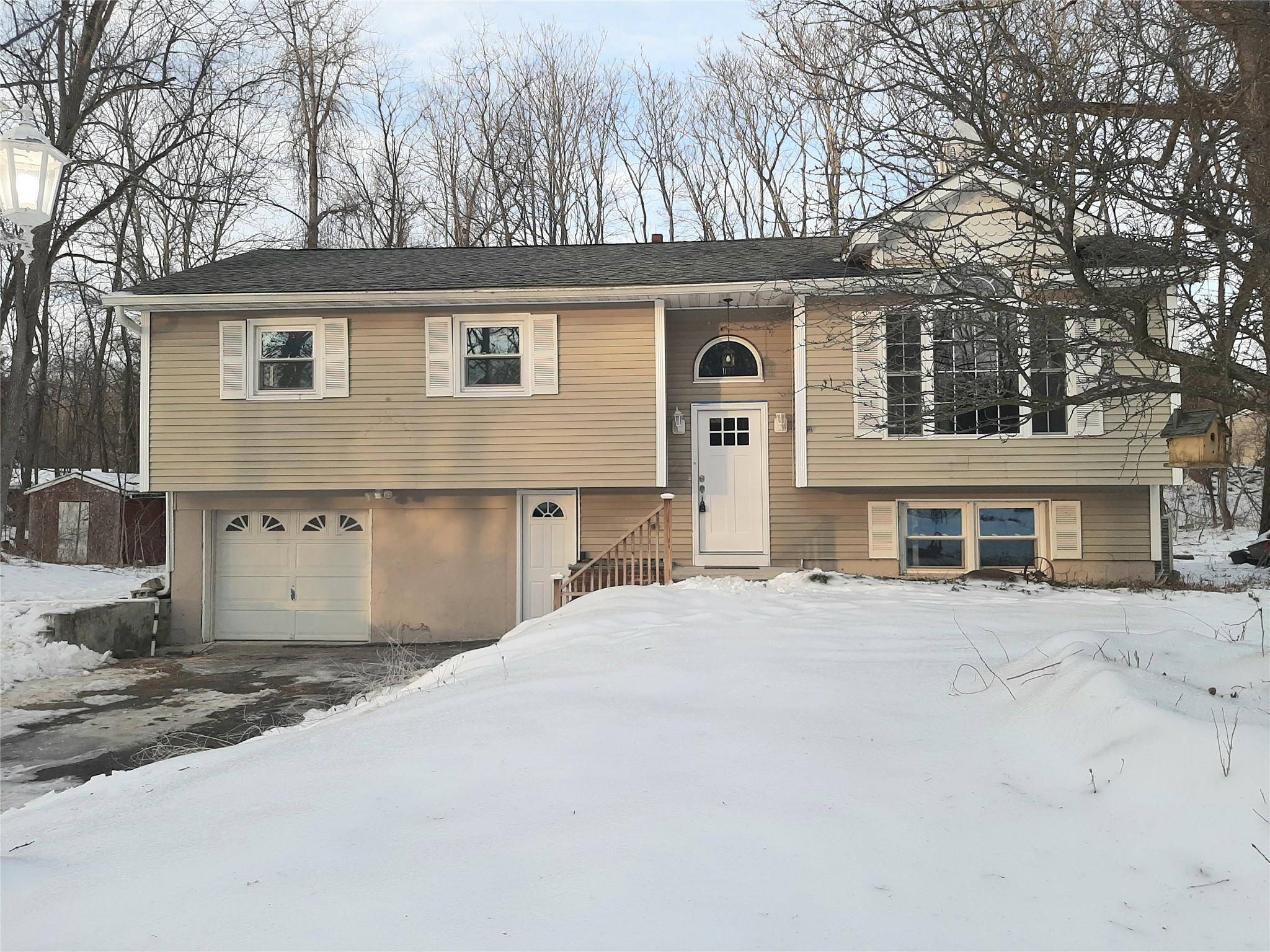 Hyde Park, NY 12538,62 Holt RD