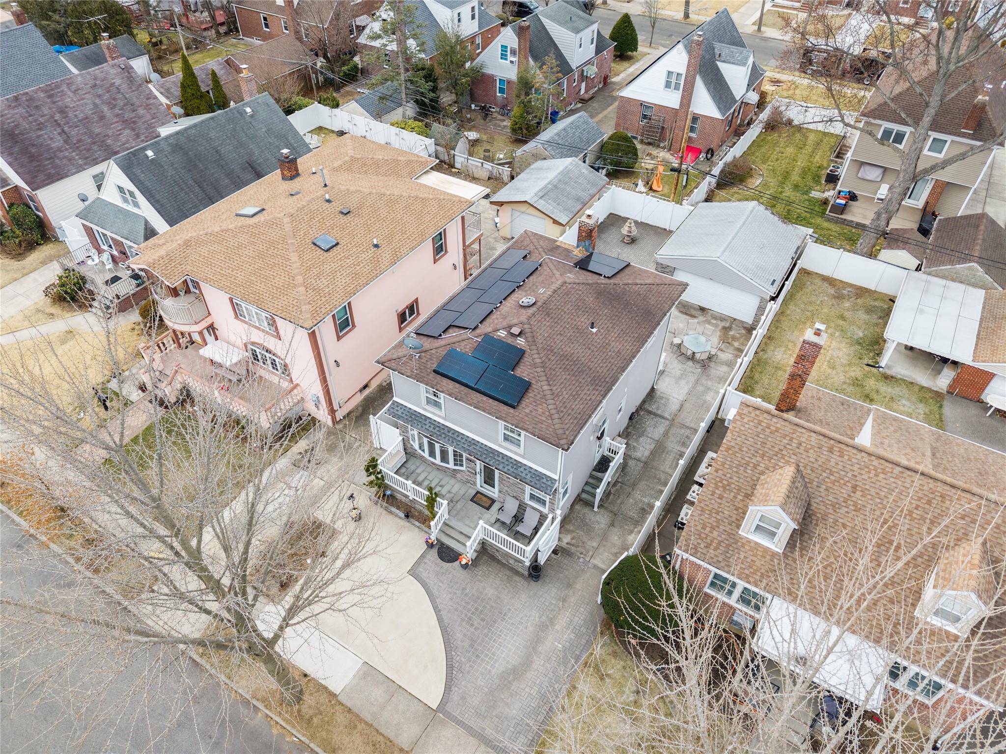 Glen Oaks, NY 11004,82-30 266th ST