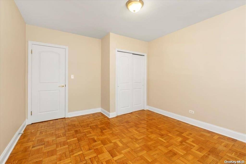 Kew Garden Hills, NY 11367,141-12 79th Ave #1I