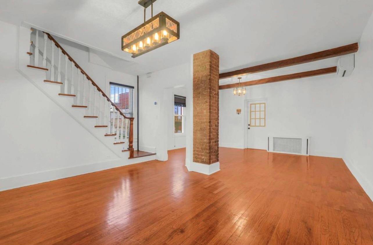 Woodhaven, NY 11421,75-09 91st Avenue