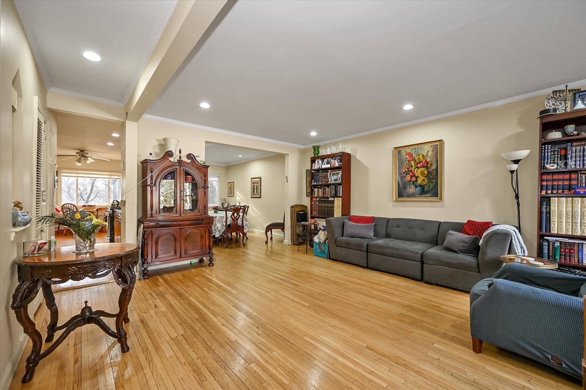 Forest Hills, NY 11374,6644 Thornton PL