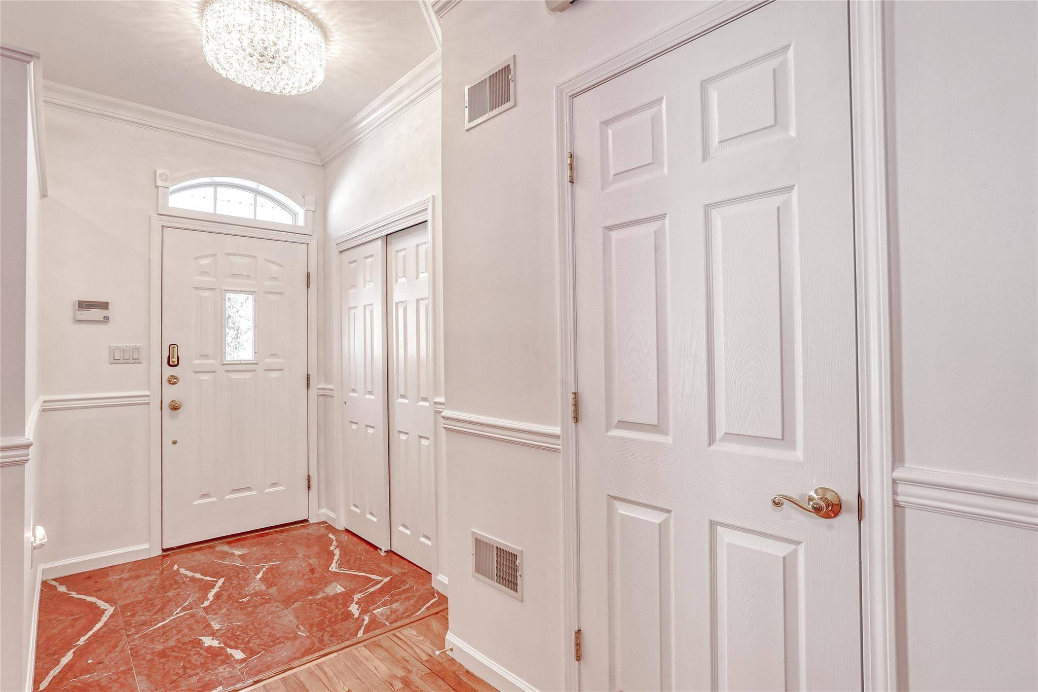 Nanuet, NY 10954,80 Alexander CT