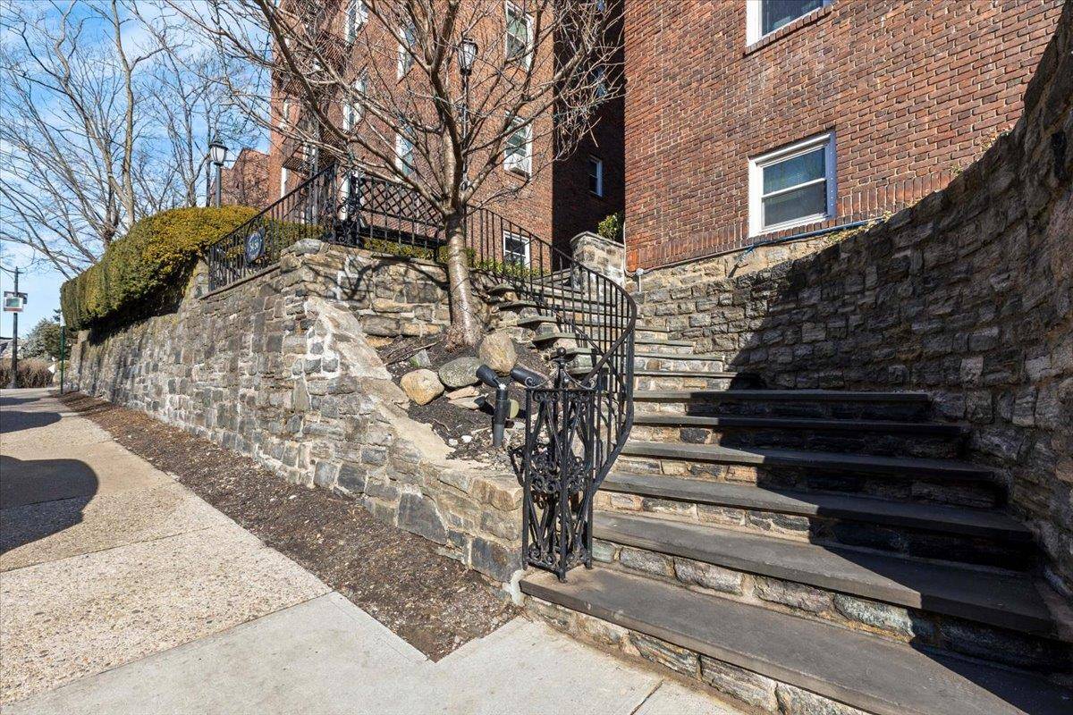 Bronxville, NY 10708,56 Sagamore RD #2 A