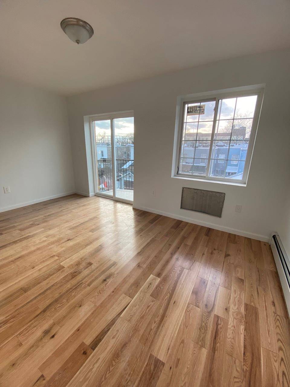 Jamaica, NY 11435,90-28 138th PL