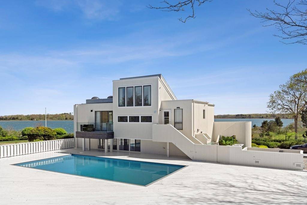 Southampton, NY 11968,84 Inlet RD