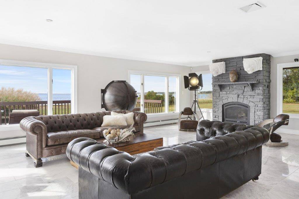 Center Moriches, NY 11934,140 Ocean AVE