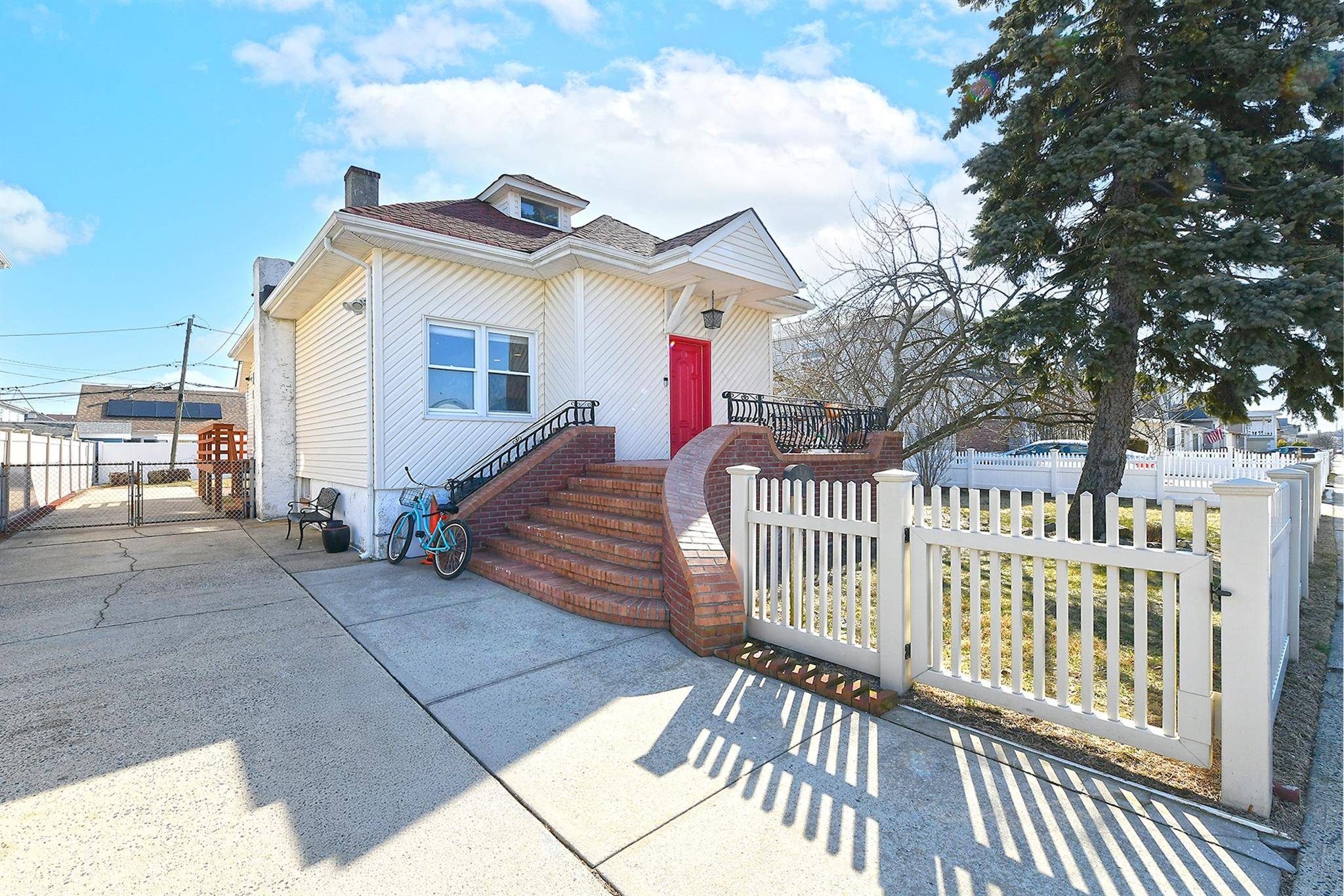 Island Park, NY 11558,67 Newport RD