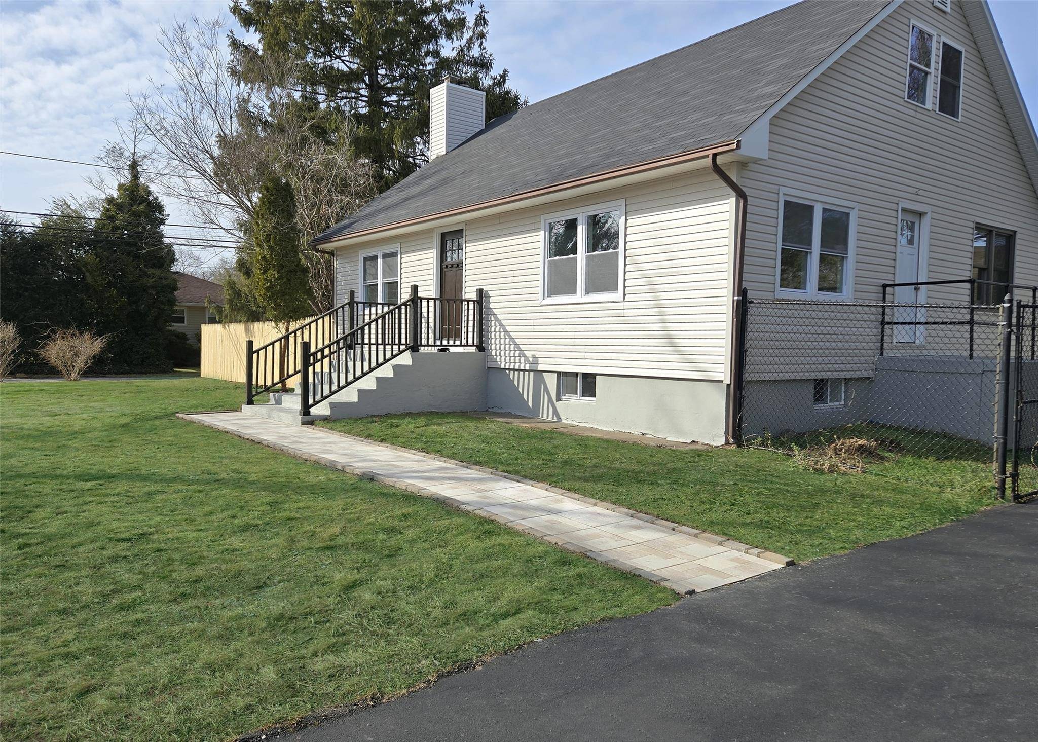 Holbrook, NY 11741,357 Twin Bark AVE