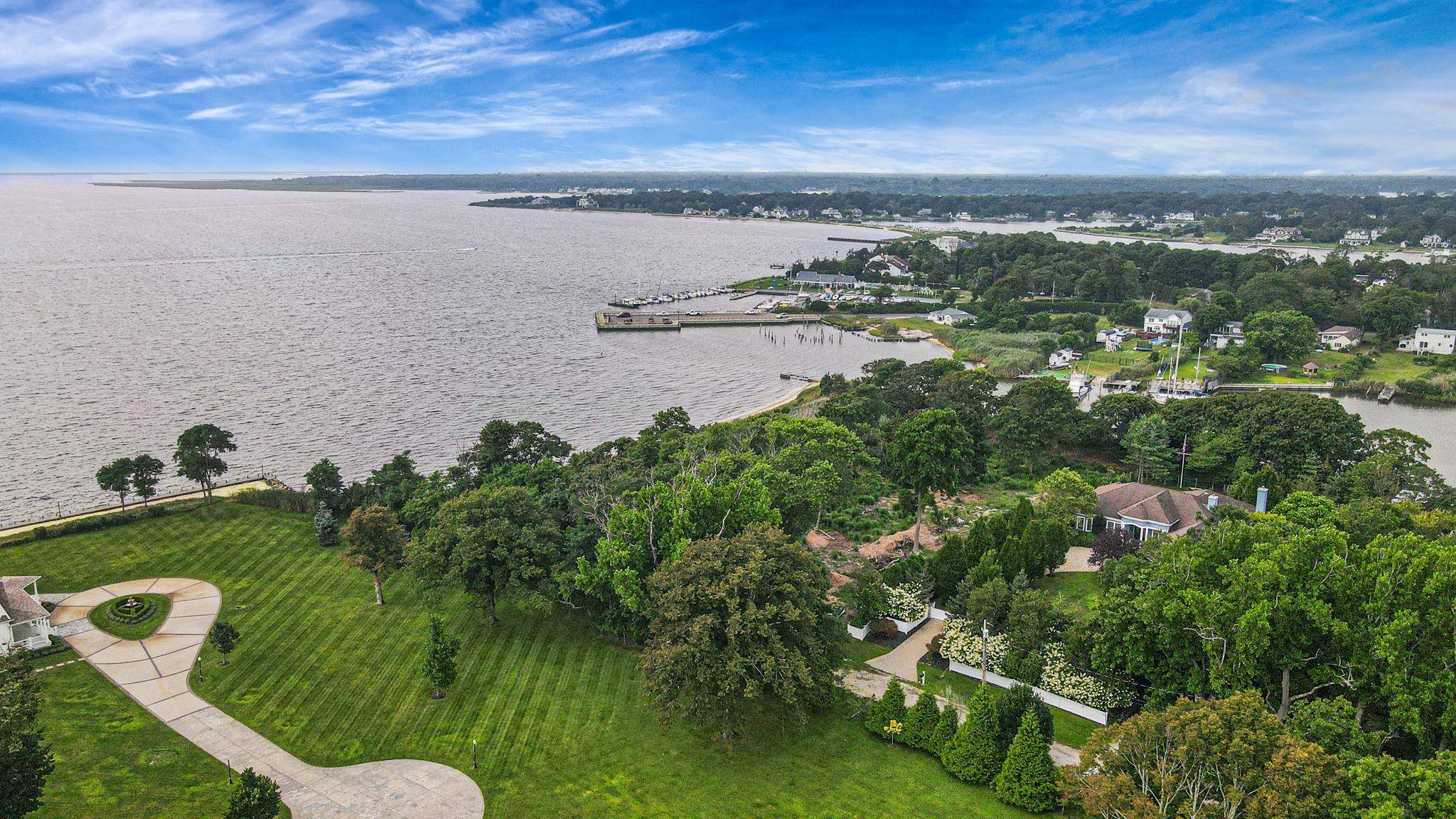 Center Moriches, NY 11934,Private Private RD