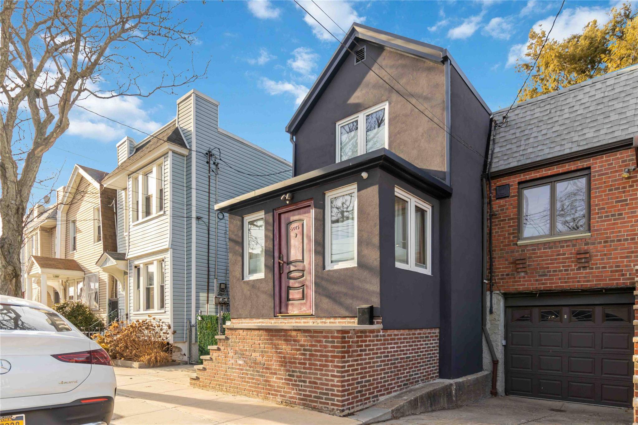 Glendale, NY 11385,60-15 78th AVE