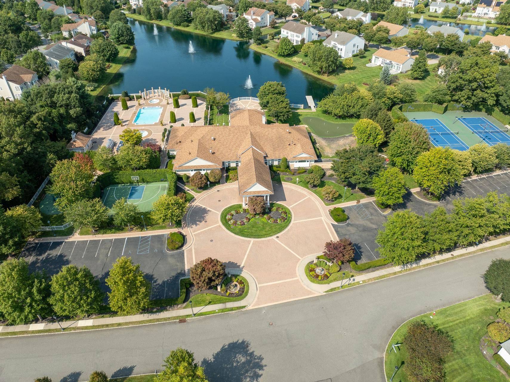 Saint James, NY 11780,52 Monterrey DR