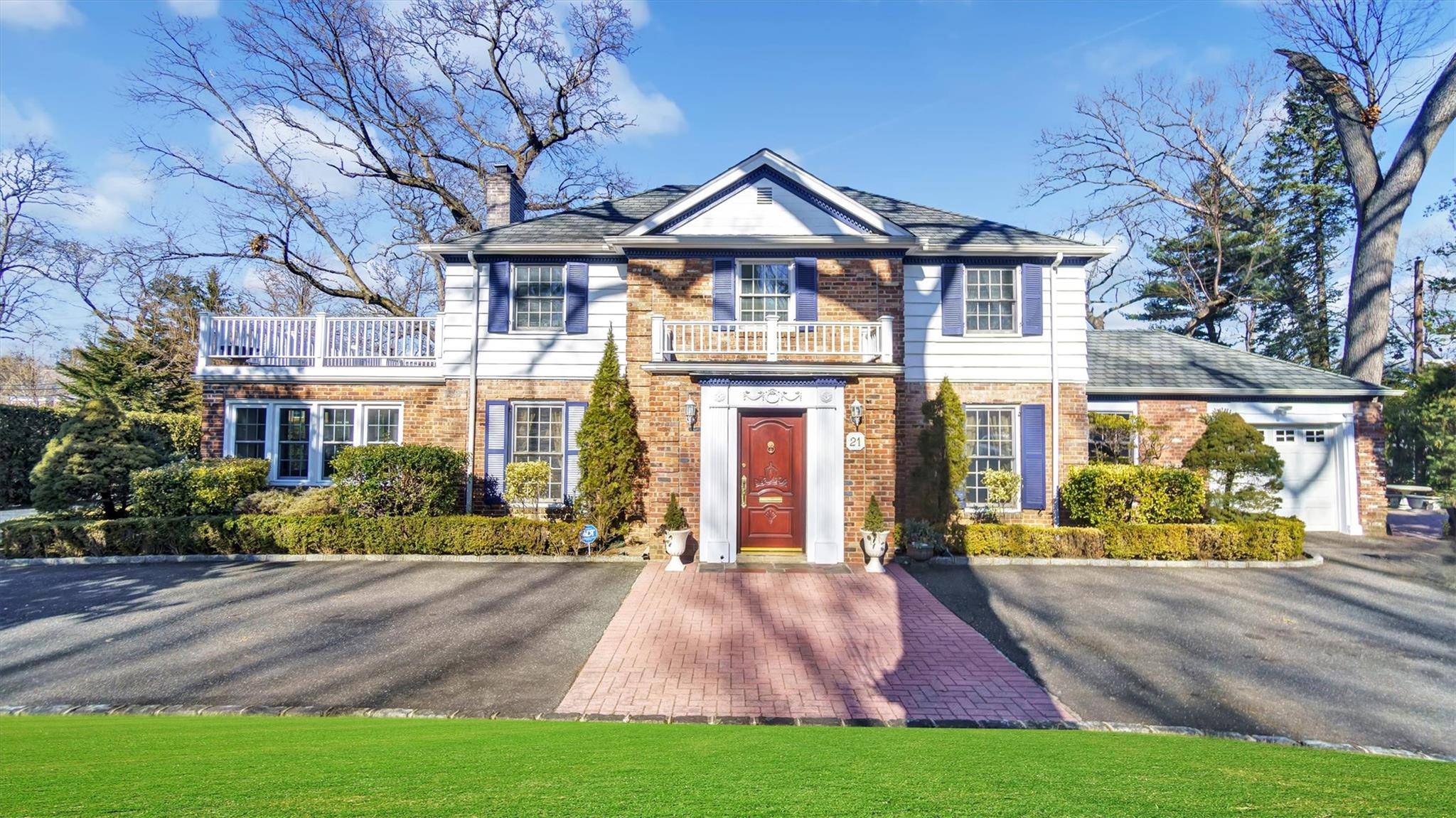 Great Neck, NY 11021,21 Bayview AVE