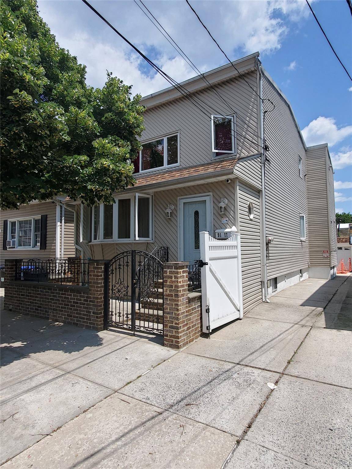 Woodhaven, NY 11421,91-17 78th ST