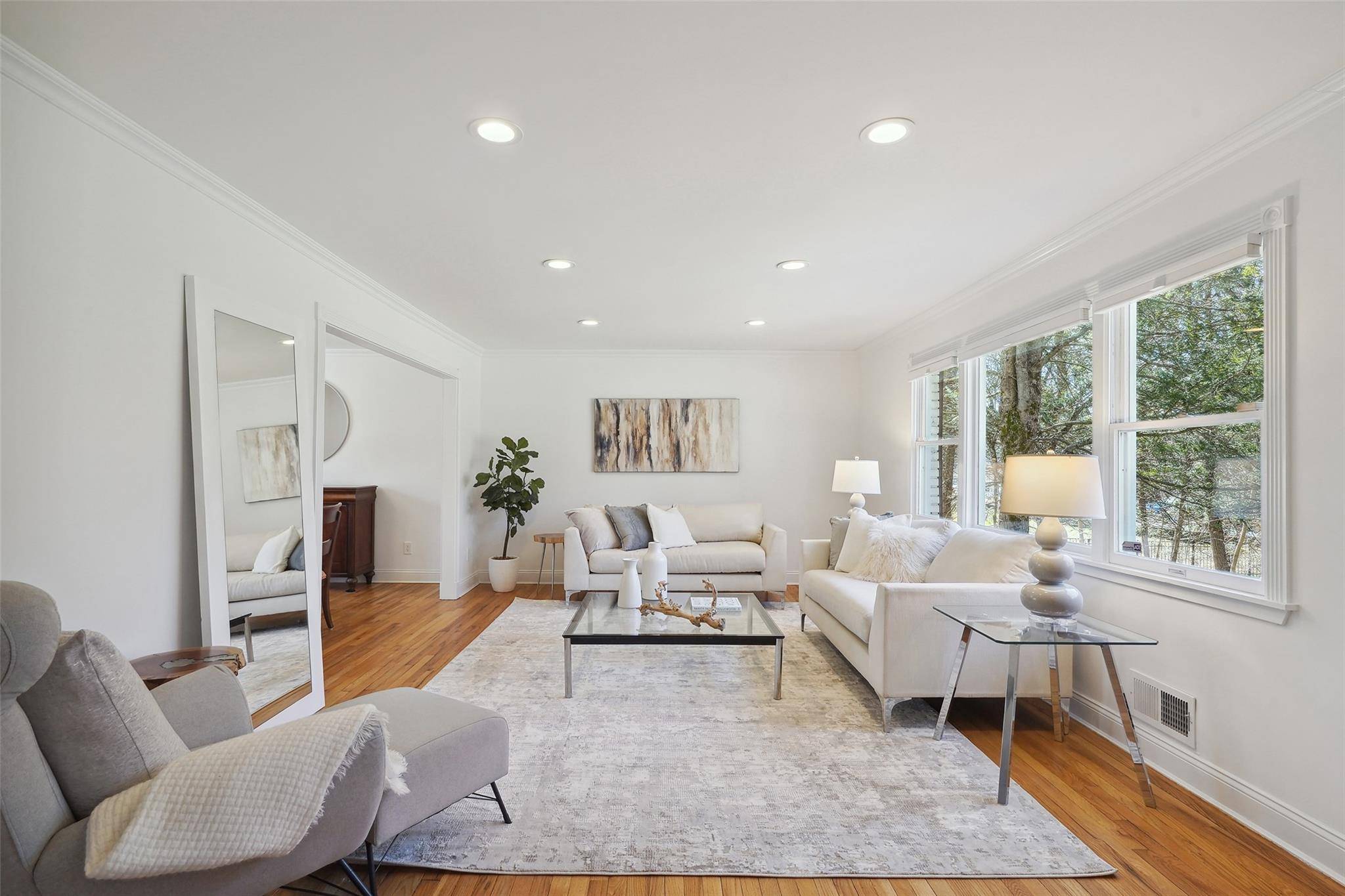 Armonk, NY 10504,24 Sniffen RD