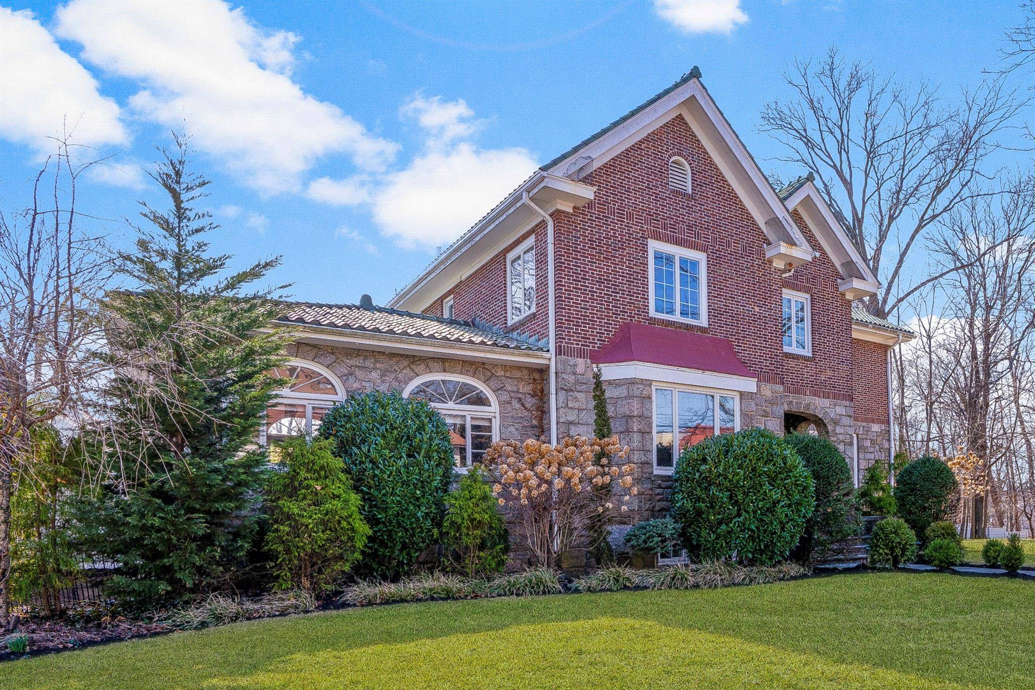 New Rochelle, NY 10801,43 Cherry AVE