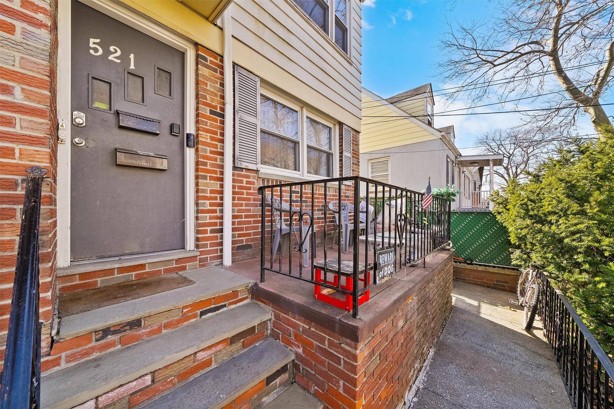 Mount Vernon, NY 10552,521 Locust ST