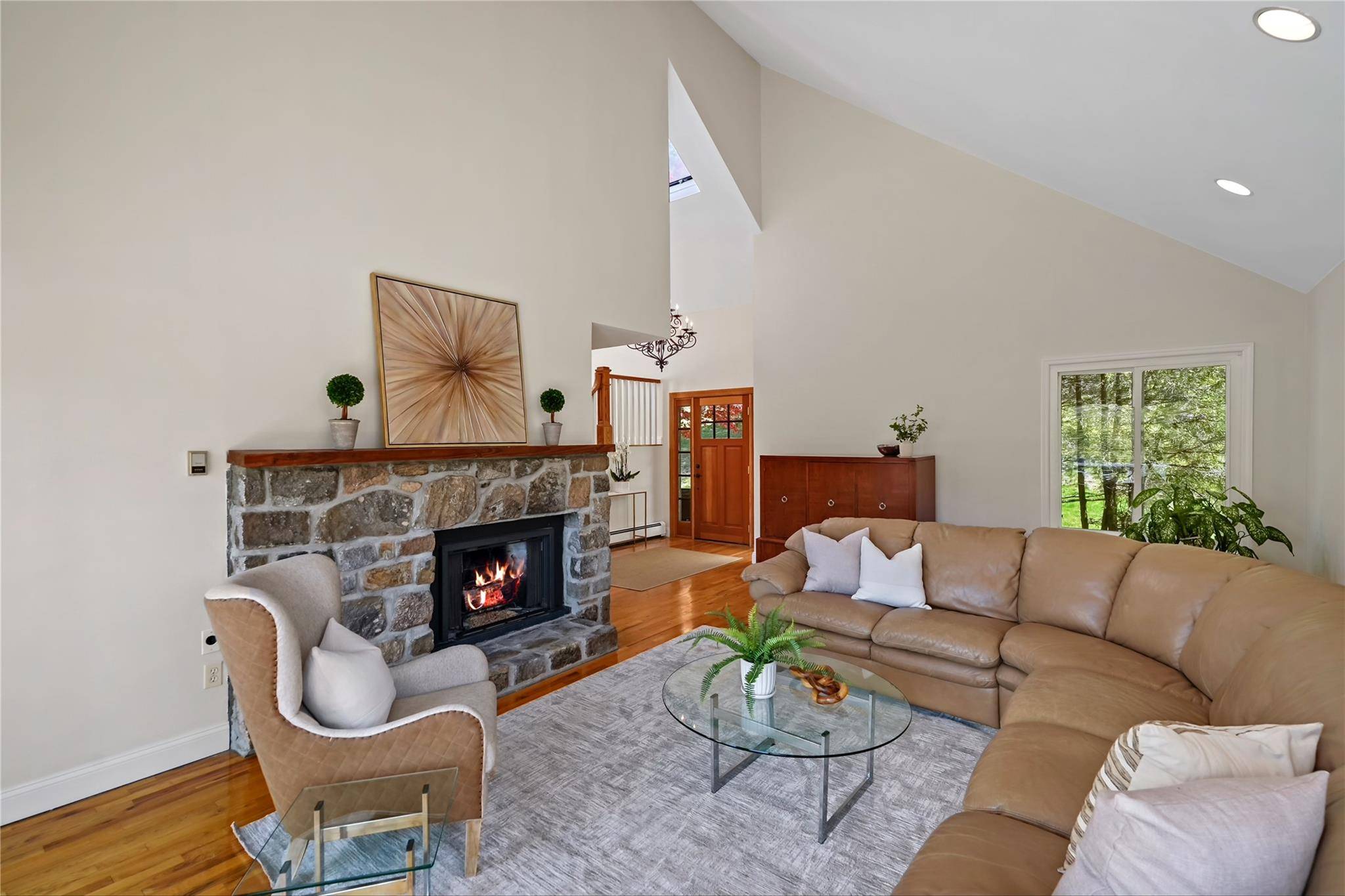 Bedford Corners, NY 10549,72 Linden LN