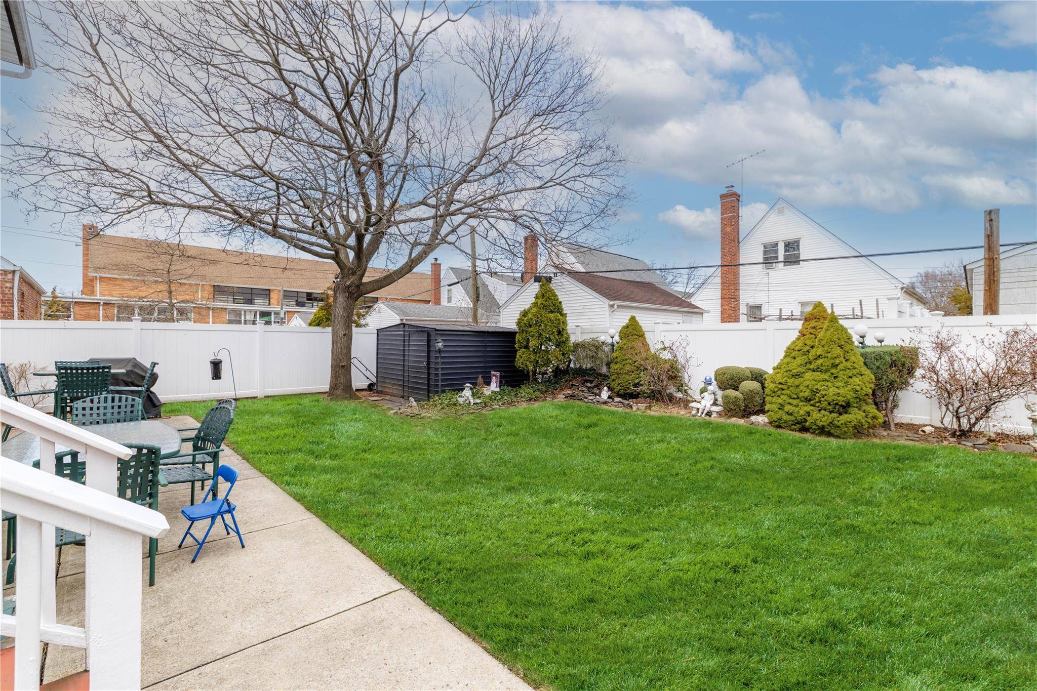 New Hyde Park, NY 11040,1511 Lincoln AVE