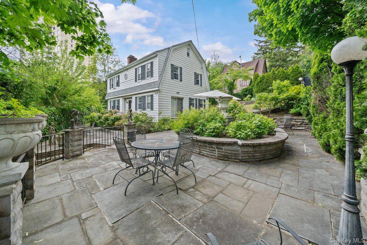 Bronx, NY 10463,2711 Edgehill AVE