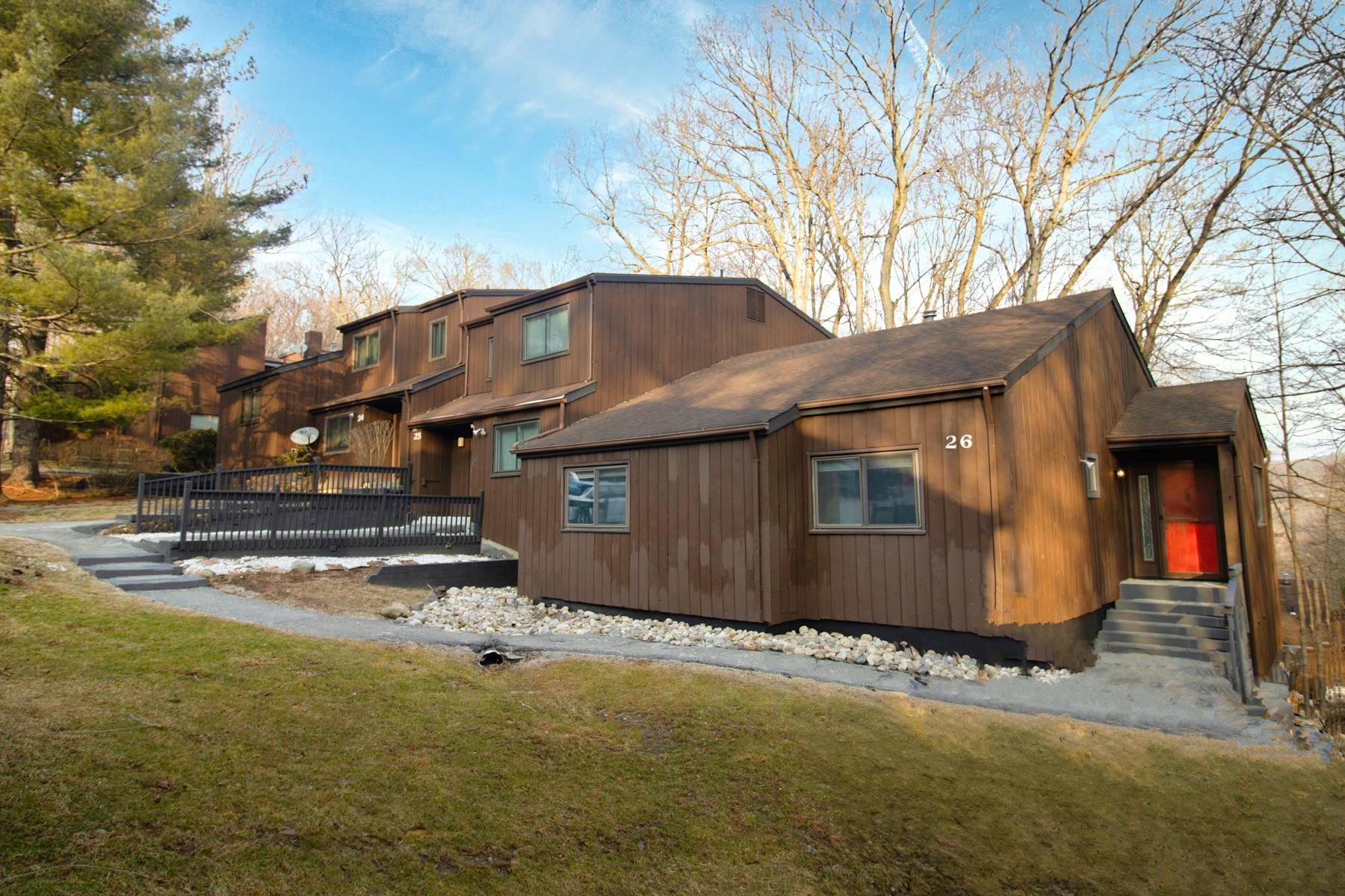 Highland Mills, NY 10930,26 Redwood DR